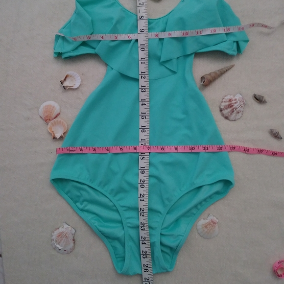 Victoria's Secret Side Cutout Ruffle Swimwear. - Picture 2 of 7